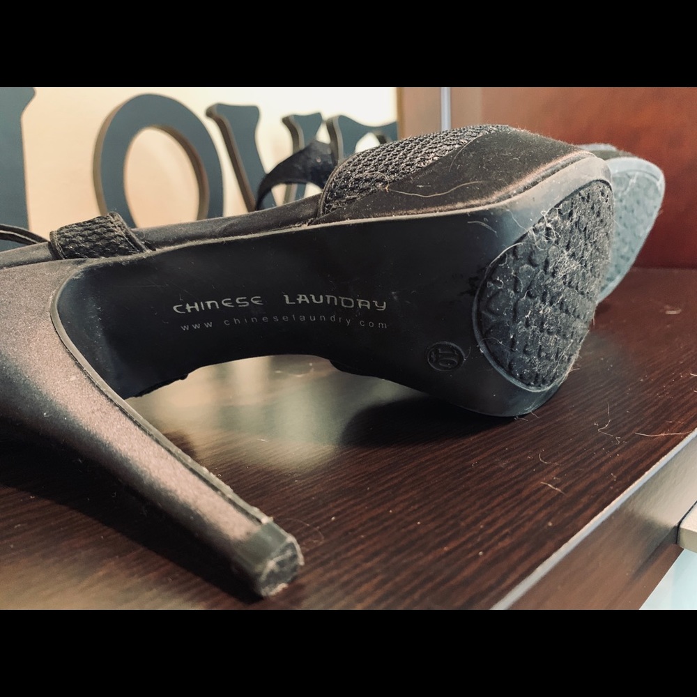 FLASH SALE -Sexy Black Heels Chinese Laundry - Picture 4 of 4